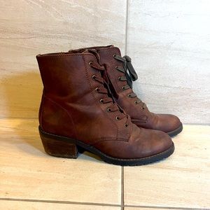 American Eagle Outfitters women’s boots.